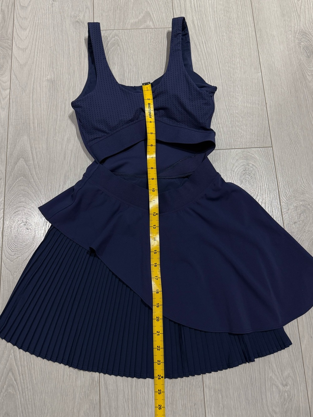 Lululemon scoop-neck pleated tennis dress - Picture 4 of 10